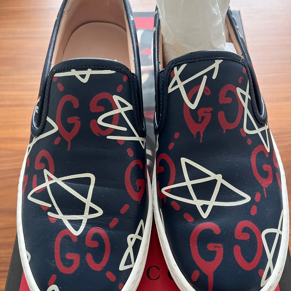 GUCCI SLIP ON SNEAKERS SIZE 38/ SIZE 9